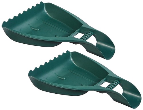 Leaf scoops garden lawn - lawn, leaves